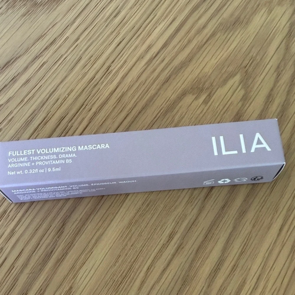 ILIA Fullest Volumizing Mascara
